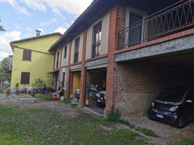 Rustico  Casale di 420 msup2 in vendita a Asti
