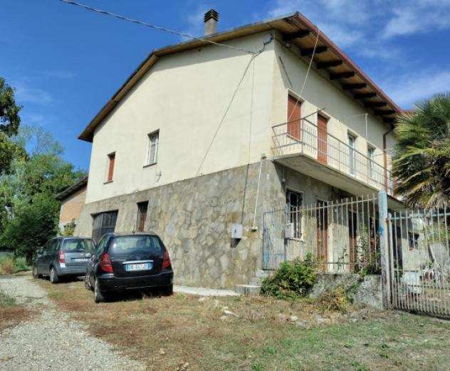 Rustico  Casale di 450 msup2 con piugrave di 5 locali e box auto in vendita a Cerrina Monferrato