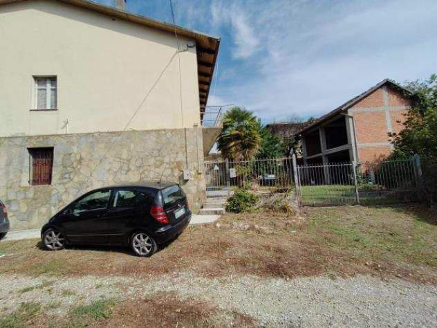 Rustico  Casale di 450 msup2 con piugrave di 5 locali e box auto in vendita a Cerrina Monferrato
