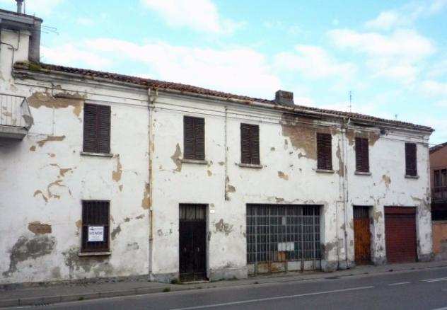 Rustico  Casale di 600 msup2 con piugrave di 5 locali e box auto doppio in vendita a Lugo