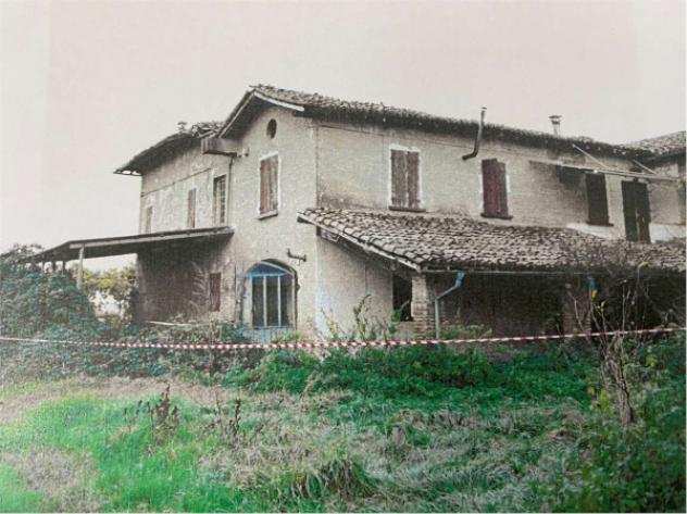 Rustico  Casale di 655 msup2 con piugrave di 5 locali in vendita a Reggio Emilia