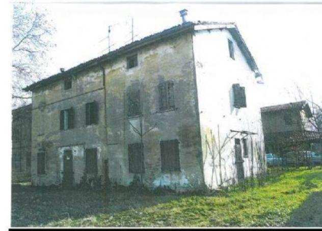 Rustico  Casale di 933 msup2 con piugrave di 5 locali in vendita a Modena