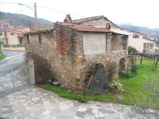 Rustico in vendita a PALVOTRISIA - Castelnuovo Magra 220 mq Rif 1139504