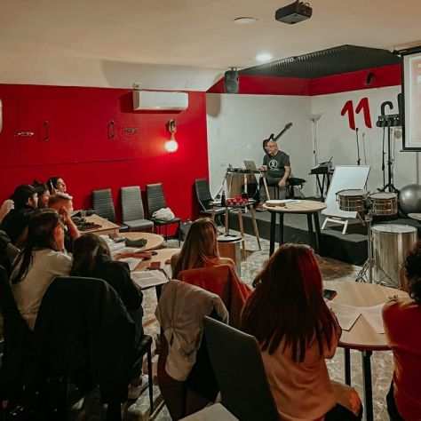 SALA MULTIUSO  insonorizzata  per corsi, workshop, masterclass