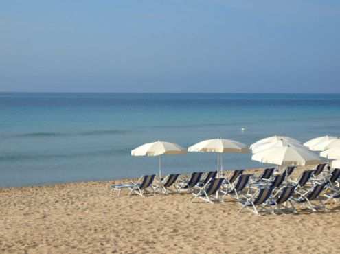 SALENTO-CASA CLIMATIZZATA E INDIPENDENTE 150m SPIAGGIA 8p. LIDO MARINI