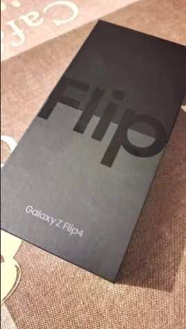 Samsung Galaxy Z flip 4.