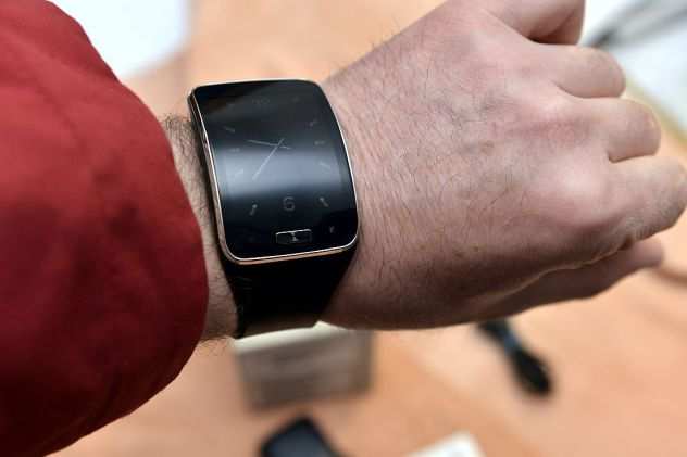 Samsung Gear S Curve Smartwatch Black (si puograve inserire una sim)