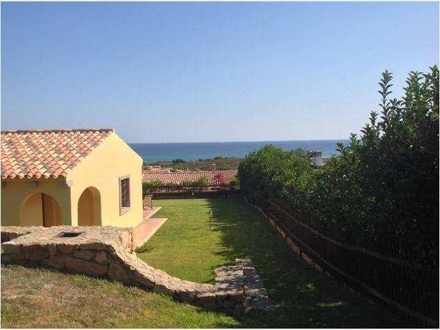 San Teodoro Elegante Villa Bifamiliare direttamente sul Mare