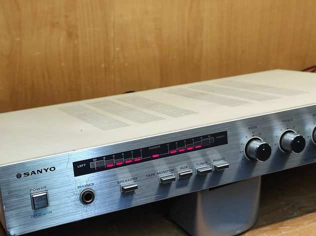 SANYO --Amplificatore Integrato 1980 --SLIM LINE-