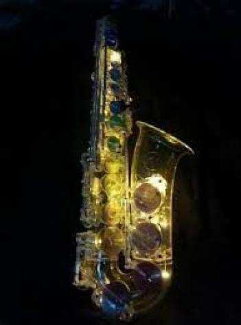 Sassofono alto vibrato sax trasparente