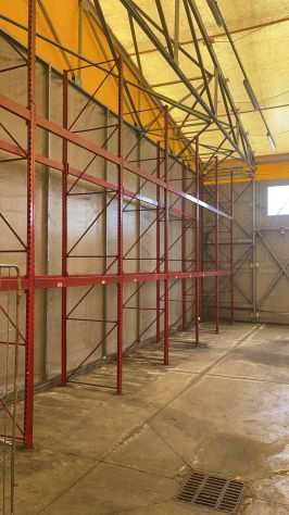 Scaffali diverse capacitagrave di carico