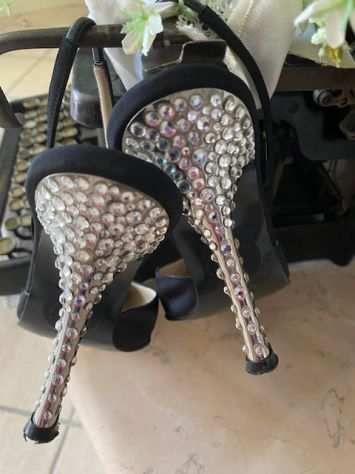 Scarpe modello chanel Gianni Versace con brillantini
