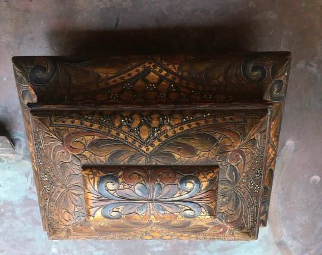 Scatola legno decorata antica