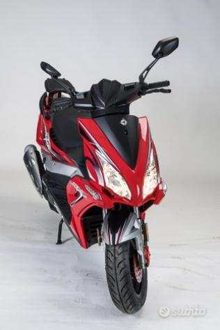 SCOOTER EAGLE 125cc ROSSO ANCHE IN COMODE RATE