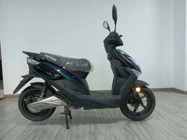 SCOOTER F17 NOVITA ELETTRICO 120km