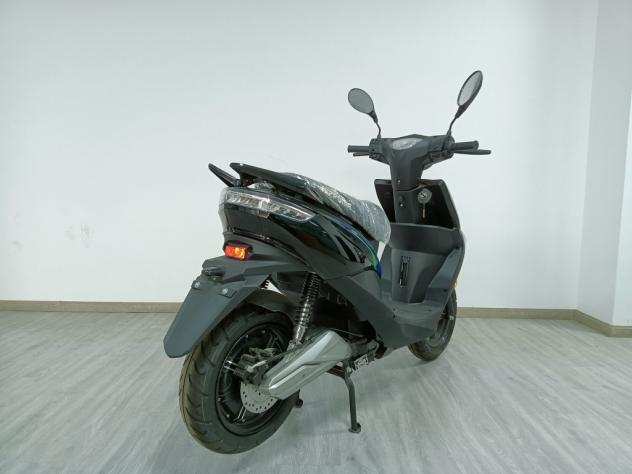 SCOOTER F17 NOVITA ELETTRICO 120km