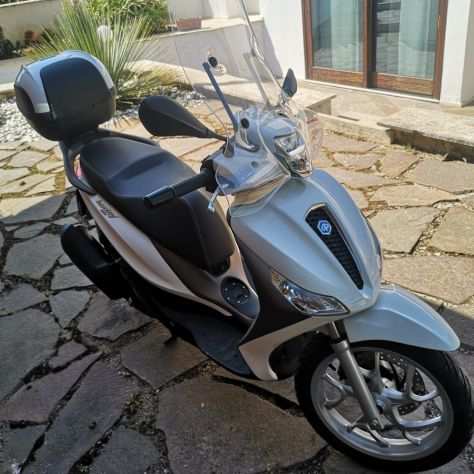 Scooter Piaggio Medley 125cc bianco luna pari al nuovo