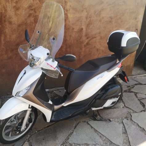 Scooter Piaggio Medley 125cc bianco luna pari al nuovo