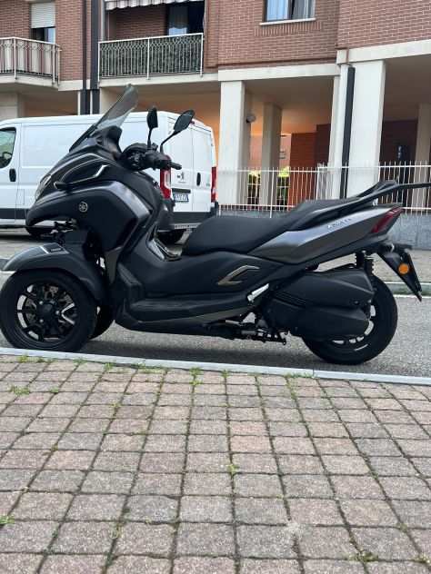 Scooter Yamaha tricity 300 con patente B