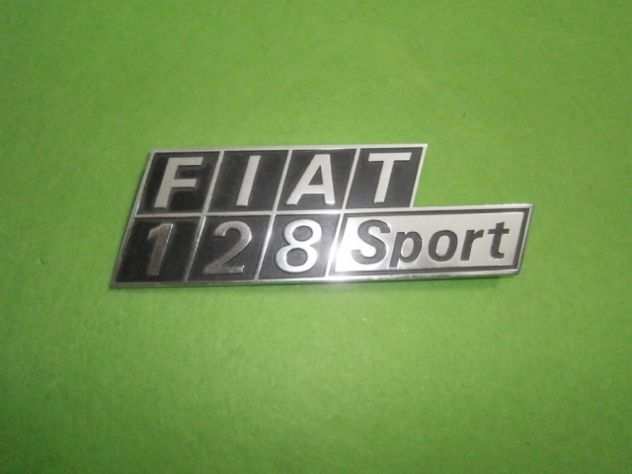 Scritta logo targhetta posteriore Fiat 128 sport NUOVA in metallo