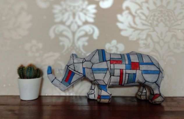 scultura rinoceronte pezzo unico soprammobile da scrivania fermacarte