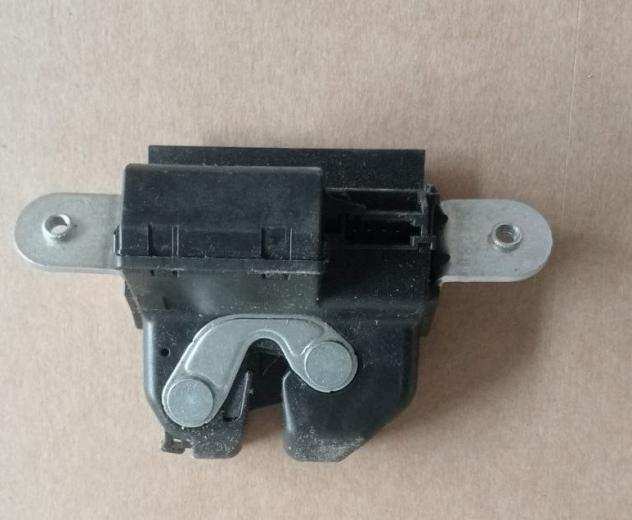 SERRATURA PORTELLO POST. 999-U1294112 Carrozzeria Lamierati esterni Portello Serratura port FIAT - TIPO - 01-12-2015 -, OPEL - CORSA D - 01-09-2006
