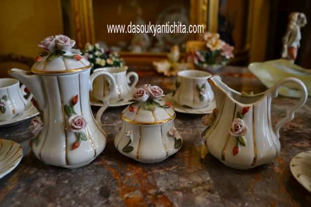 Servizio da caffegrave con fiori in porcellana Capodimonte Valentina