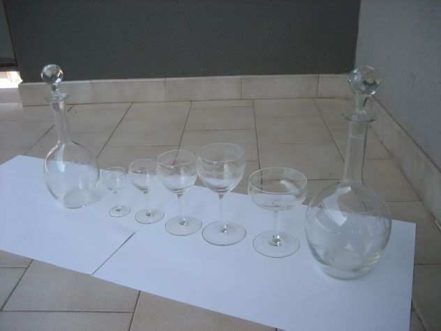Servizio di cristallo cesellato a mano da 12 bicchieri