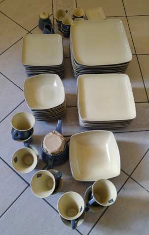 Servizio di piatti in porcellana per 12 persone