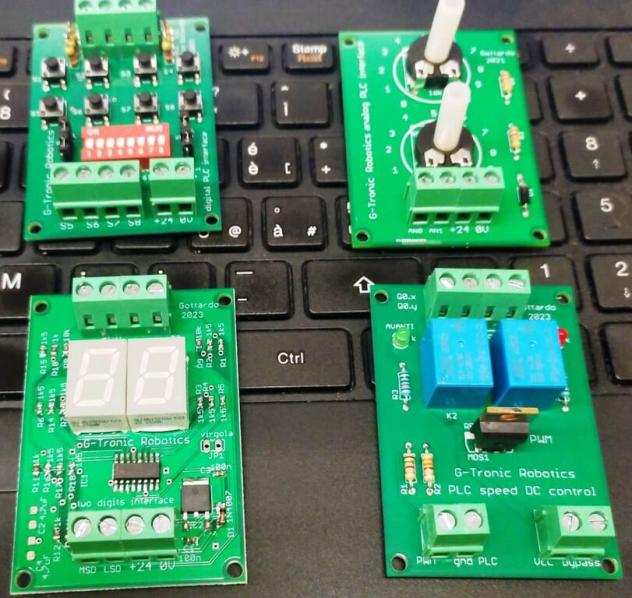 Set di schede interfaccia e simulazione per PLC