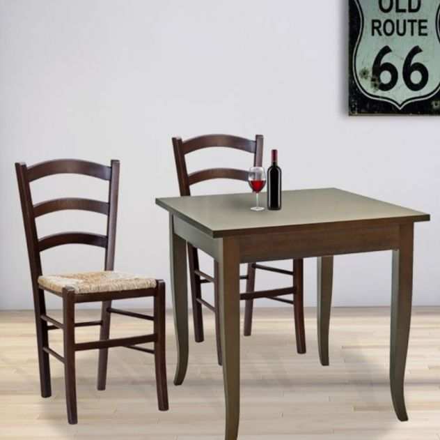 Set tavolo ristorante con sedie seduta paglia