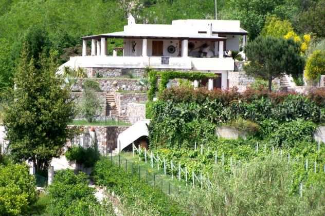 Sicilia Isole Eolie Lipari.cod.ve 5. (Castellaro).Prestigiosa villa con terraz