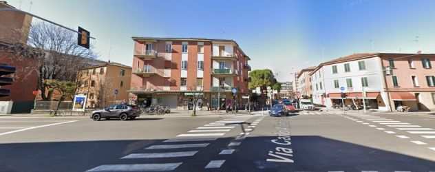 SINGOLA COMODA AL CENTRO - 380 EURO