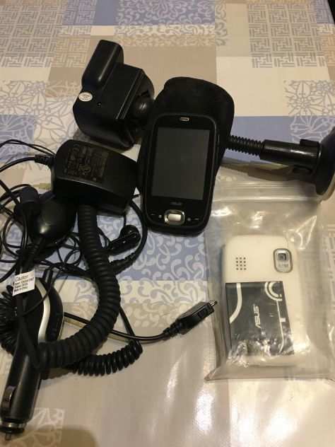 Smartphone ASUS p552w  accessori