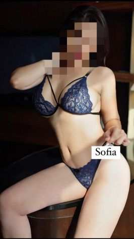 Sofia elegante massaggiatrice italiana