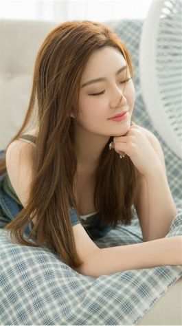 Sono una bellissima massaggiatrice, sensuale, disponibile e paziente. UOVI ARRIV