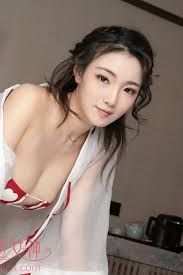 Sono una bellissima massaggiatrice, sensuale, disponibile e paziente. UOVI ARRIV