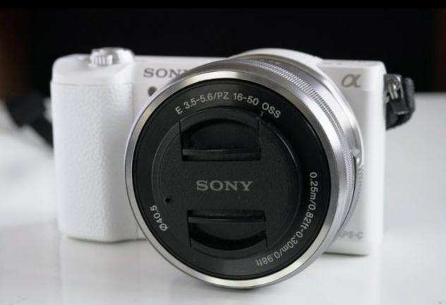Sony A5100  SEL 16-50 Fotocamera digitale