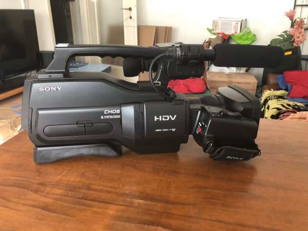Sony HVR-HD1000P MiniDV 1080i High Definition Camcorder with 10x