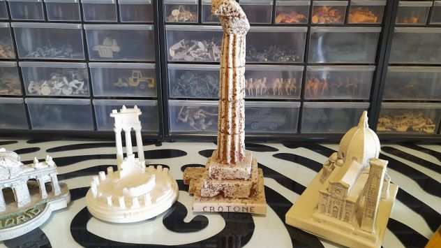 SOUVENIRS MINIATURE MONUMENTI DA TUTTO IL MONDO (LOTTO 1)