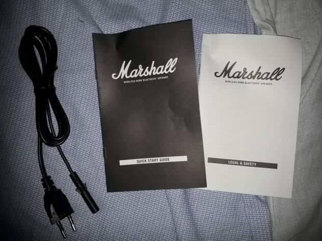 Speaker Bluetooth Marshall Action II Bianco per vari dispositivi elettronici.