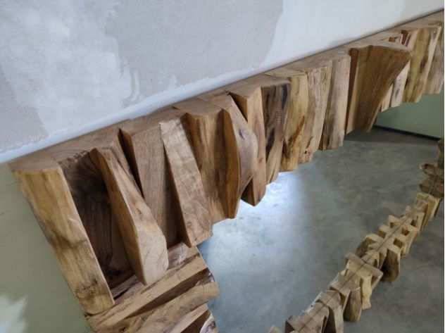 Specchio cornice lavorata legno noce 100 naturale