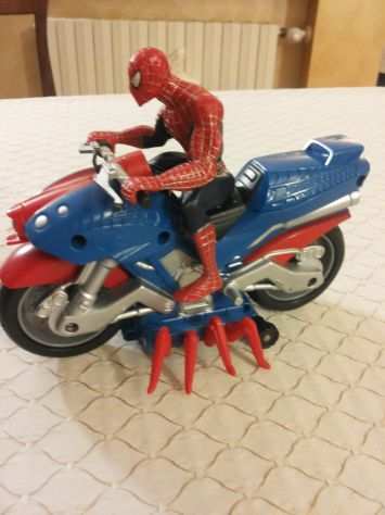 spiderman3 personaggio a pile con moto ottimo stato vendo