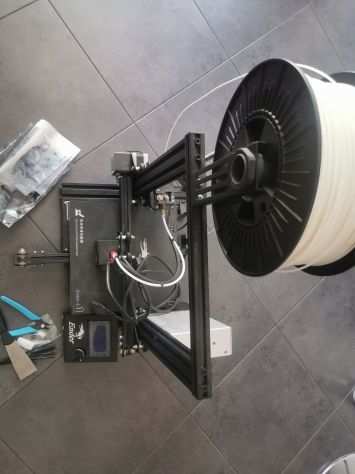 Stampante 3D Ender 3 e filamento pla di stampa