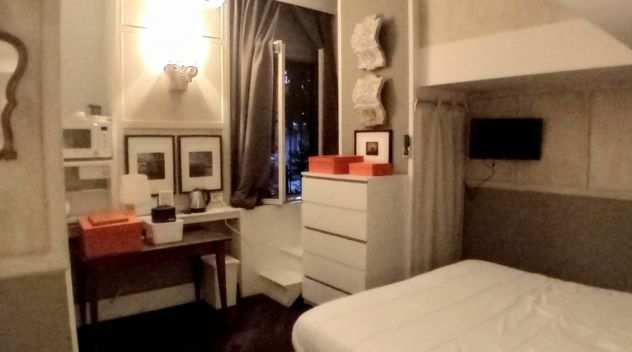 Stanza 20MQ con bagno privato in zona Porta Romana - TUTTO INCLUSO