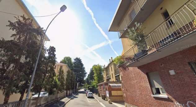 Stanza singola vicino stazione - Libera subito