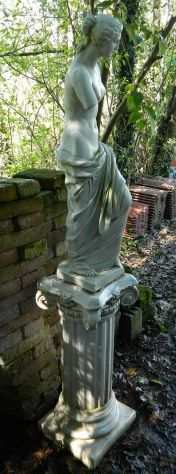 Statua Venere di Milo in cemento con piedistallo