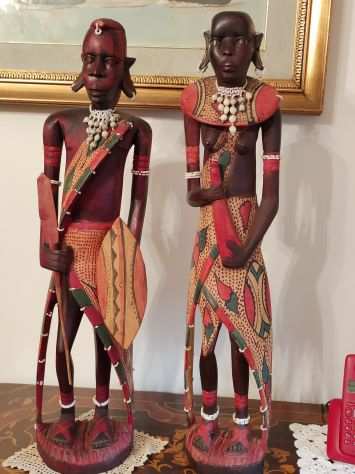 Statue sculture in legno guerrieri Masai