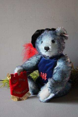 Steiff teddybeer Thew Good news bear, 2002, 40cm, speciaal voor USA, EAN 666674 - Orsacchiotto - 2000-2010 - Germania