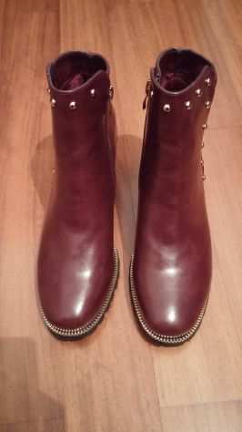 STIVALETTI ANKLE BOOTS BORDEAUX CON BORCHIE